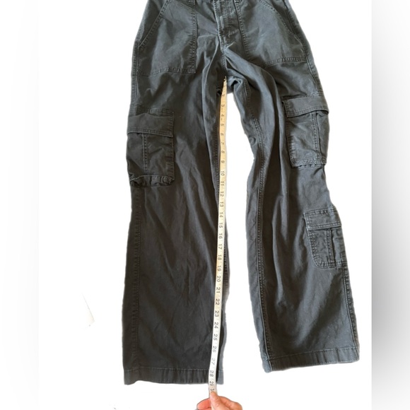 Hollister Women’s Black Ultra High-Rise Baggy Cargo Pants 2R/w26R - Picture 9 of 9